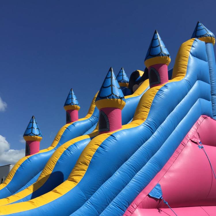 12 Reasons to a Hire Bouncy Castle for Kids Birthday Party 