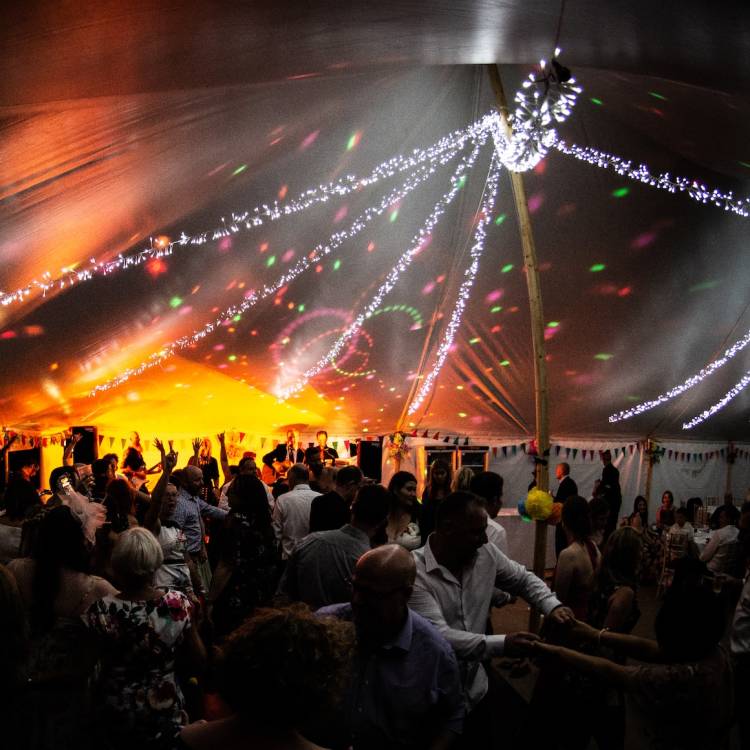 7 Great Ways You Can Use a Tent to Enhance Your Party