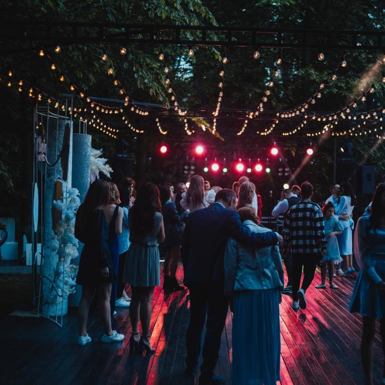 5 Other Services a Disc Jockey Can Offer in a Wedding Party