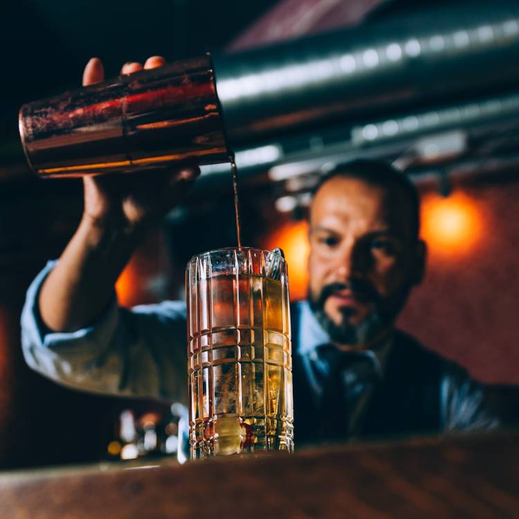 Raise the Bar: The Essentials of Crafting an Exceptional Bar Experience for Your Event