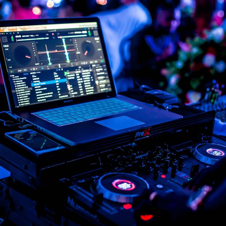 Timing Is Everything: How Early Should You Book Your Wedding DJ?