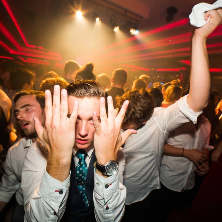 Keep the Party Going: Tips for Keeping the Dance Floor Packed 