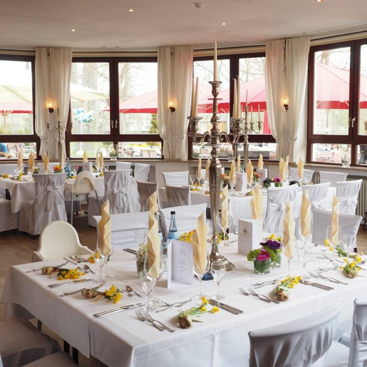 The Benefits of Using Chair Covers for Your Wedding