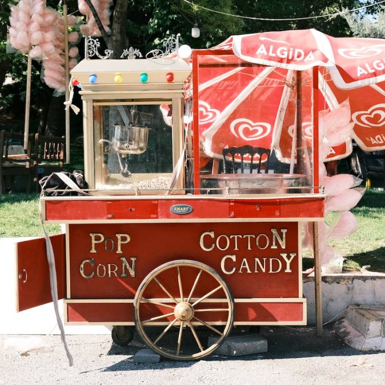 Hiring a Candy Cart to Amaze the Kids at Your Upcoming Party