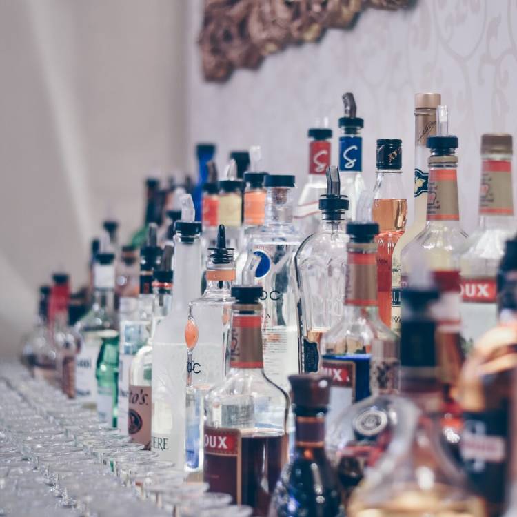 Here’s What You Can Get with an Open Bar at Your Wedding