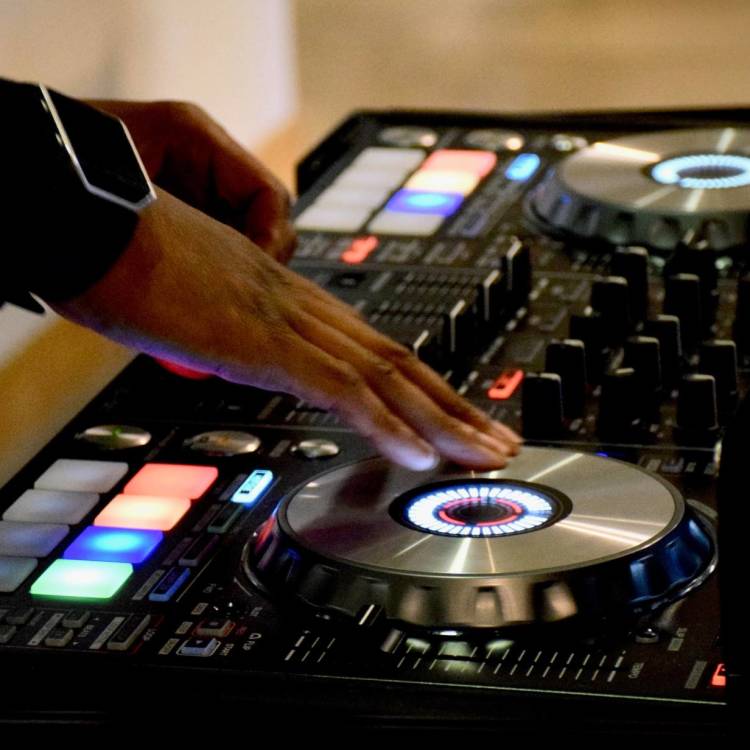 Important Things to Consider before Hiring a Wedding DJ