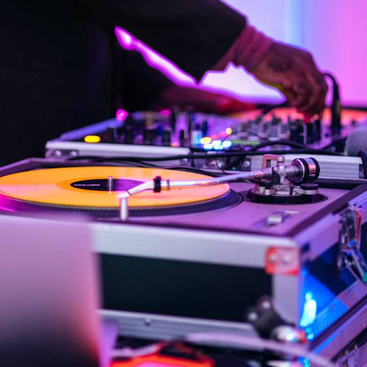 Top 10 Tips to Help You Find the Perfect Wedding DJ