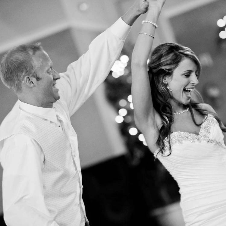 5 Fantastic Ways to Keep People Dancing At Your Party