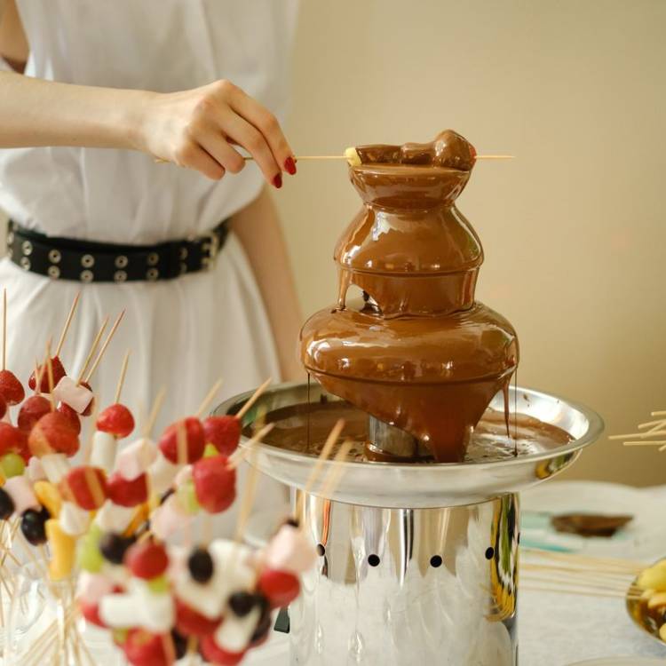 Making a Chocolate Fountain Centrepiece for Your Party