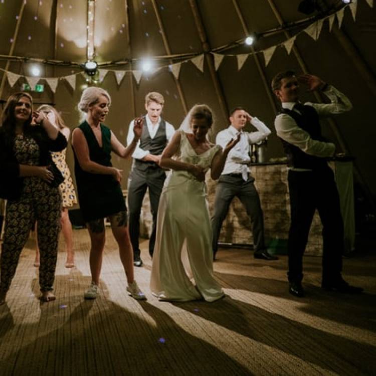 Weighing the Pros and Cons of a Dance Floor at Your Wedding