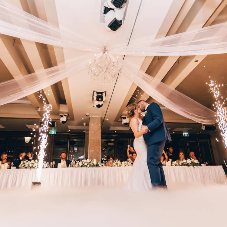 9 Tips To Take Your Wedding Dance Floor to the Next Level